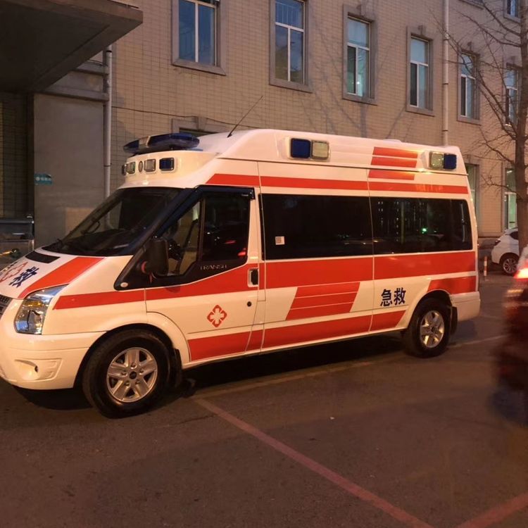 六枝特夜间租赁救护车护送病人转院：安全转运的 8 大核心注意事项